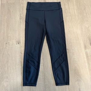 Gap Fit Blue Gray Blackout Technology Capri Workout Leggings